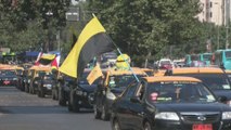 Taxistas chilenos exigen la prohibición de Uber y Cabify en el país