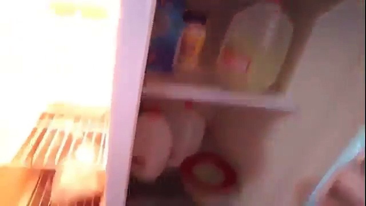 Edward Hubbard Eats a Habanero and Jalapeño Slices Like a Pussy