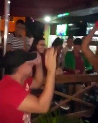 Bulin 47 arma tremendo Show en una discoteca donde monto tremendo juidero con un cono en la cabeza