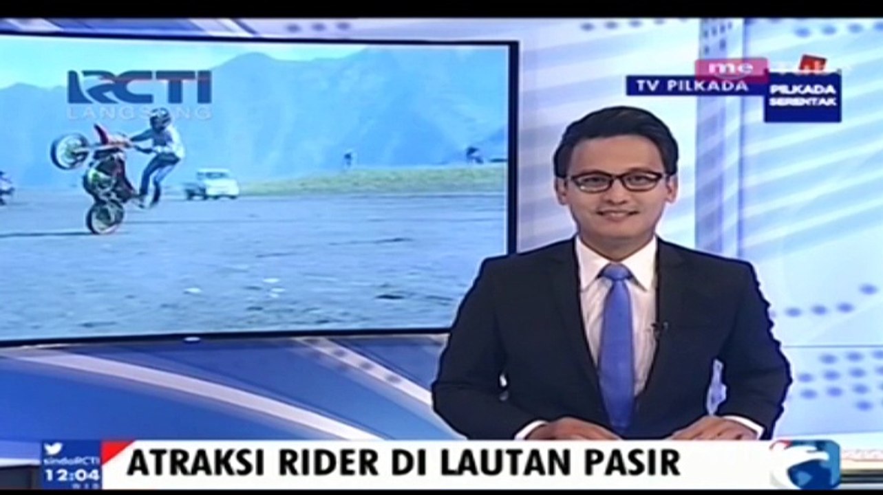 Atraksi Rider di Lautan Pasir Bromo