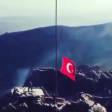 O Mübarek Bayrak İste Bu Bayrak