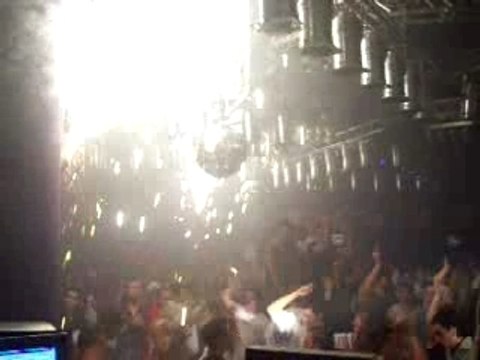 Dj defij metropolis privas r