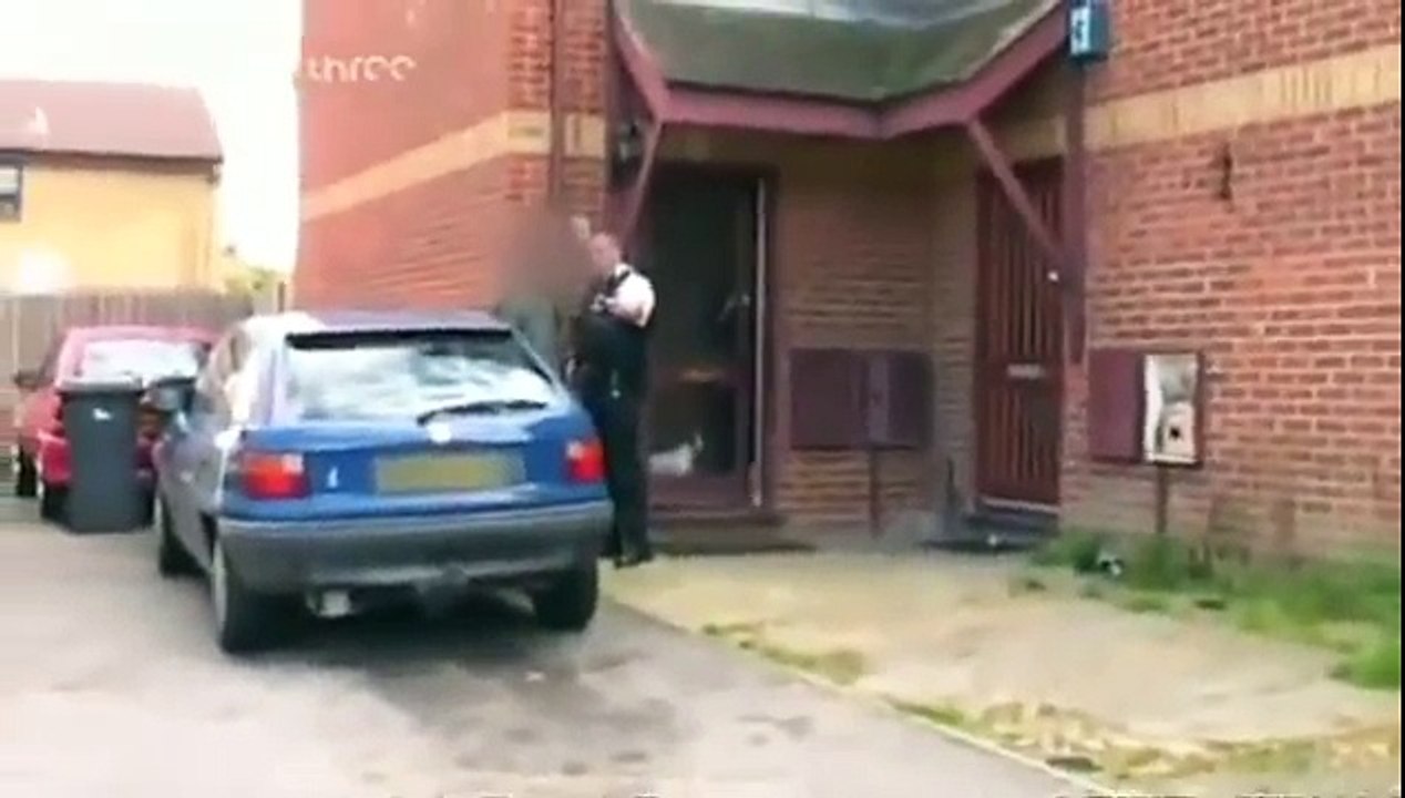 COPS_UK-Funny_Psycho_Crackhead.funny and comedy 2016