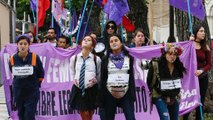 Violenza sulle donne: manifestazioni nel mondo, ma numeri restano drammatici