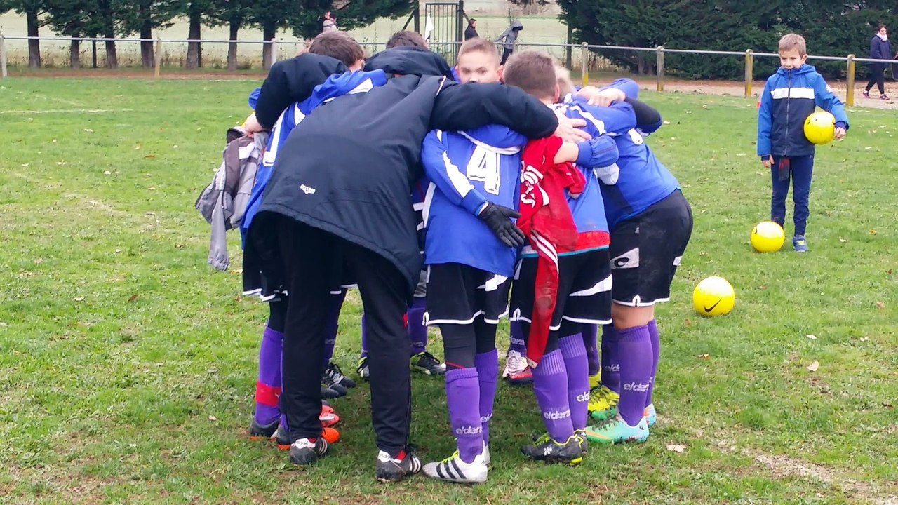 U11 (1) JOURNEE COUPE DU CHER DU 26-11-2016 à LEVET (Leur "cri de guerre" !)
