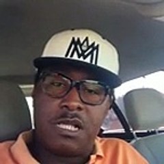 Dj Awadi rend hommage à Fidèle Castro