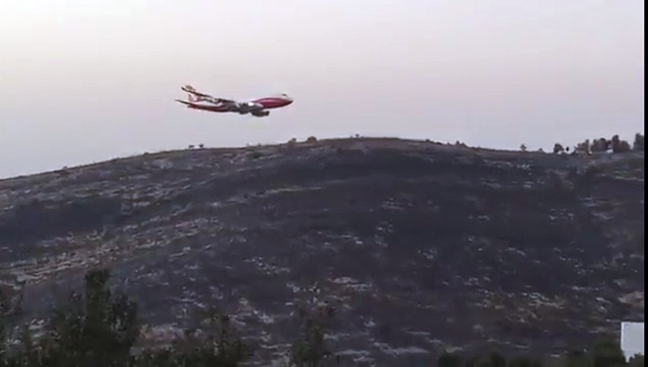 Evergreen-747 «SuperTanker»  тушит пожар в Израиле 26 ноября 2016