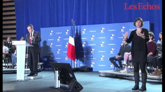 Les interprètes en langue des signes du meeting de François Fillon