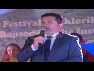 Report TV - Mati merr çmimin e parë në Festivalin Folklorik të Rapsodëve "Lezhë 2016"