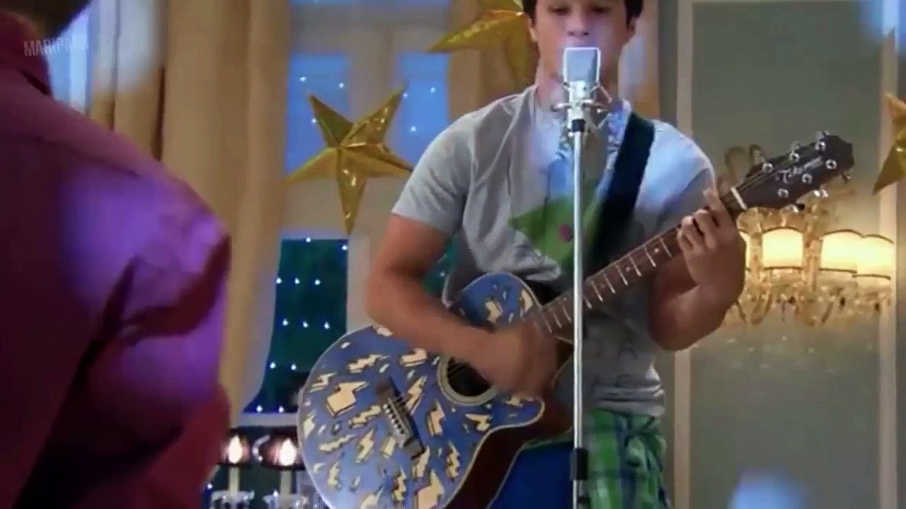 Simon sings Musica En Ti