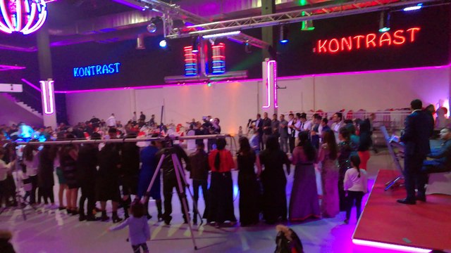 Hochzeit in Hoppegarten7 Festsäle für Hochzeit, Verlobung, Geburtstag, Party, Konzert, Konferenz, Betriebsfeier & Tauffest.30 bis 1000 Gäste ab 399€Tel: +49 30 68 40 40 40 WhatsApp: +49 151 66 50 50 50