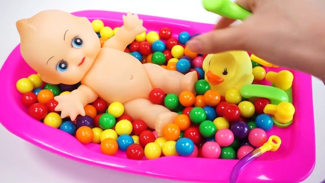 Bubble Gum Baby Doll Bath Time with Colors PEZ Candy For Children