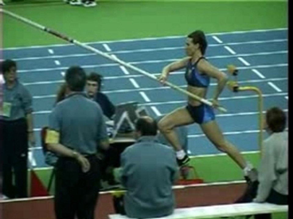 Stacy Dragila 4M51 Lisbonne 2001