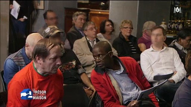 Une famille met des objets aux enchères et le prix d'un bijou s'envole totalement ! Regardez