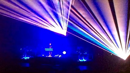 CLIP JEAN MICHEL JARRE AU ZENITH DE DIJON