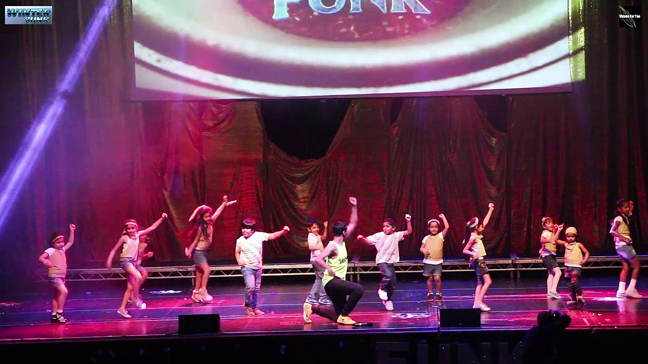 Baby Ko Bass Pasand Hai Song  Sultan  Salman Khan Shiamak London WinterFunk 2016