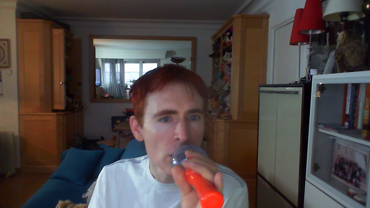 Wiwi égratigne "Pi" de Kate Bush