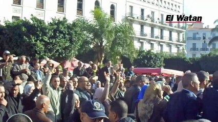 Manifestation de l'intersyndicale à Alger contre la suppression du droit à la retraite anticipée