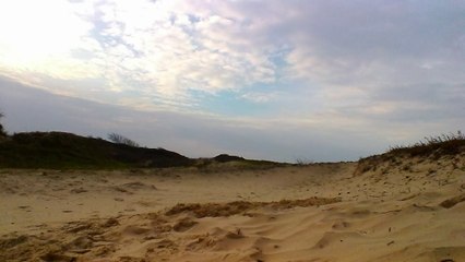 Right punches in the sand 2