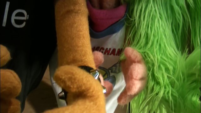 Mid Week Mix 8 - Hangin With The Uppets Feat Jingle Punks