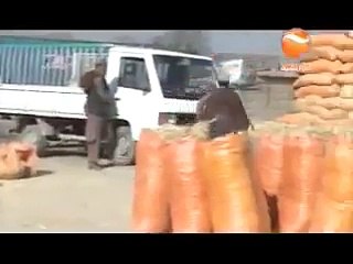 Bomb-Blast-video-in-Pakistan-Funny-Prank-people-afraid-like-this
