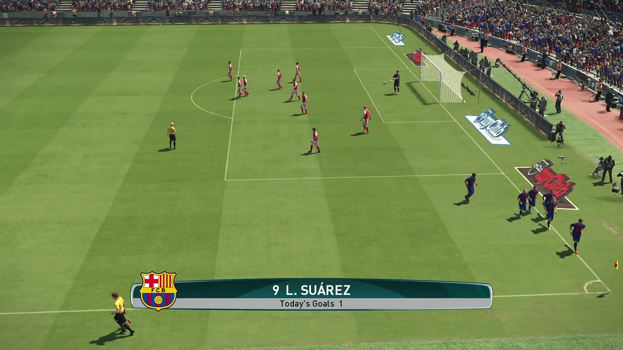 PRO EVOLUTION SOCCER 2017 Suarez flick