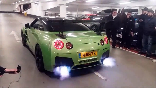 INSANE Flames and loud Revs! GT-R R35