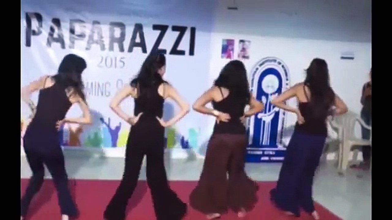 Live Dance Performance By College Girls Video