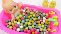 Learn Colors Numbers Counting Baby Doll Bubble Gum Bath Time Disney Surprise Toy Finger Family BINGO