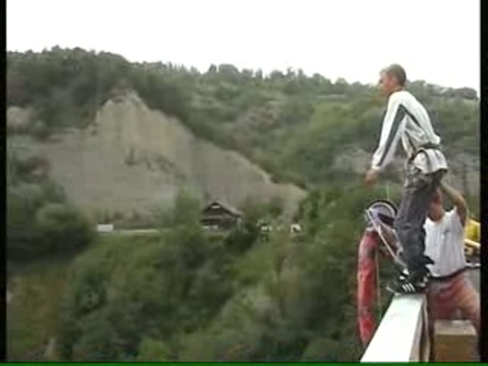 Saut_en_Elastique_Wallas