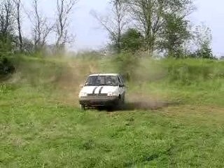 saut d'Etienne avec la super 5 à Maurice