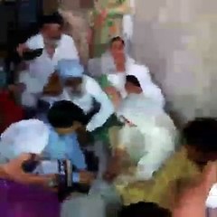 ਖੁਦਖੁਸ਼ੀ ਕਰਨ ਵਾਲੇ ਕਿਸਾਨ ਦੇ ਘਰ ਗੲੇ ਅਰਵਿੰਦ ਕੇਜਰੀਵਾਲ