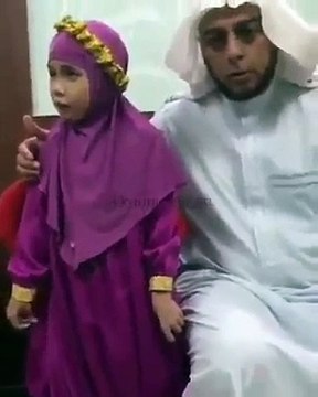 آج پتہ چلے گا اس نابینا بچی کی خوبصورت تلاوت قرآن پاک کو کون شئر کرتا ہے