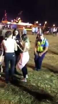 Les policiers Néo Zélandais savent bouger leur corps!!! Danse énorme...