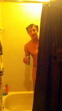 Jeu du savon sous la douche : ne vous baissez plus jamais