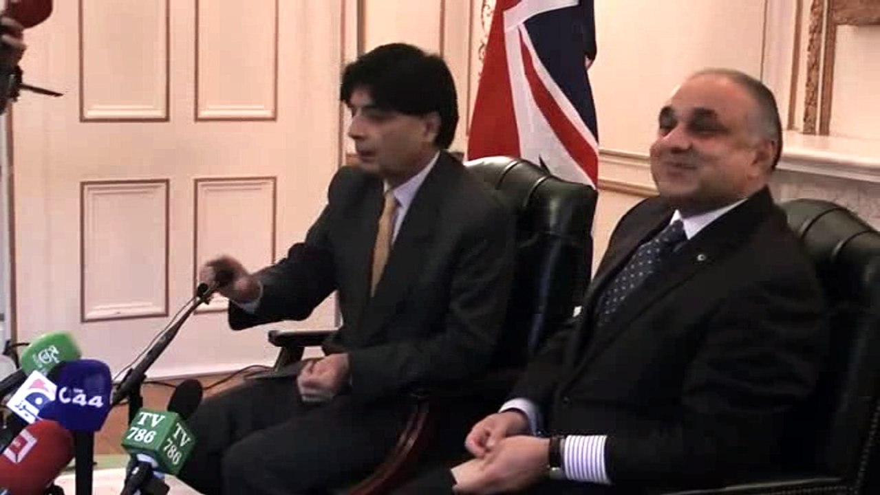 Press Conference Ke Doran ARY News Ka Mike Gir Gaya To Chaudhry Nisar Ne Kia Kaha