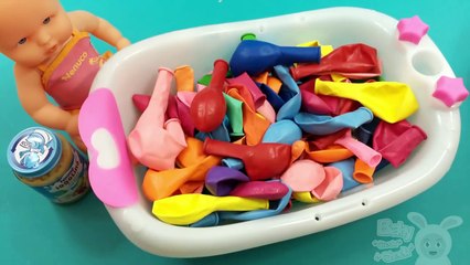 Baby Bath Time Balloon Party! Find a lot of Toys in Colors Balloons!