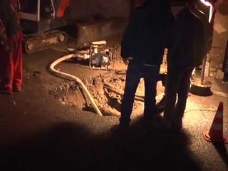 Sarno (SA) - Voragine in via Sarno-Striano a causa delle forti piogge (20.11.16)