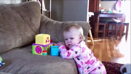 "Tu te fous de moi??" Le regard de ce bébé veut tout dire...