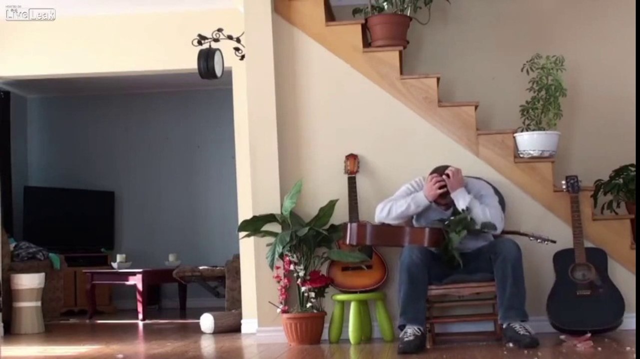 Yerinden Olan Kedinin Acı İntikamı