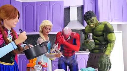 Nữ Hoàng Băng Giá ELSA và Người Khổng Lồ Xanh bị thu nhỏ! Siêu Anh Hùng Người Nhện!