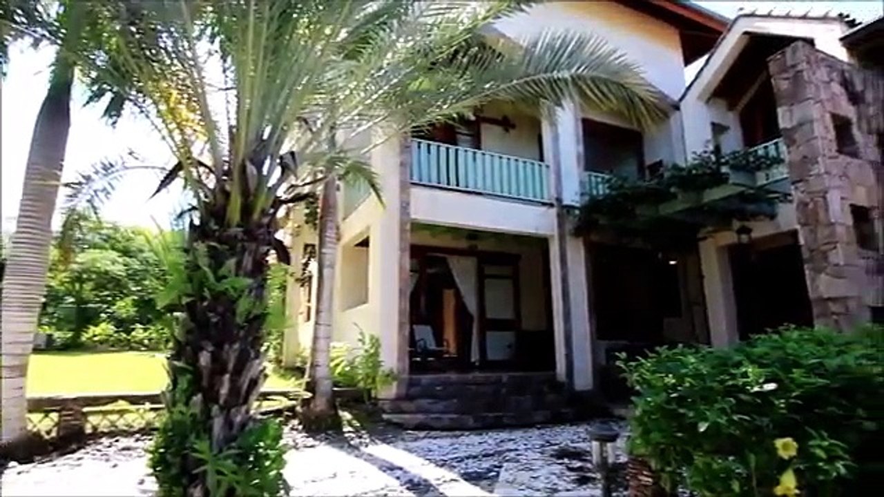 Stunning ocean view mansion in prestigious gated community