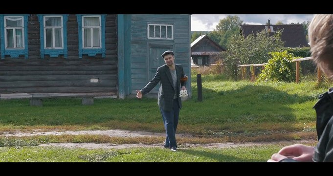 Смотреть бесплатный онлайн Видео Новый клип на песню «Красавица»