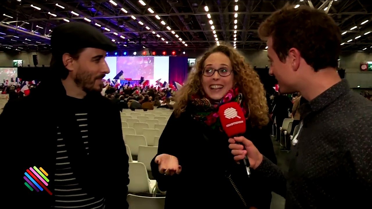 Des gens bourrés au meeting de Fillon