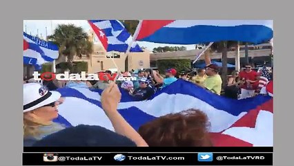 Cientos de Cubanos residentes en Miami celebran a ritmo de Son la muerte de Fidel-Video