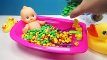 Learn Colors Baby Doll Bath Time M&Ms Chocolate Candy How to Bath Baby Videos Kids Pretend Play
