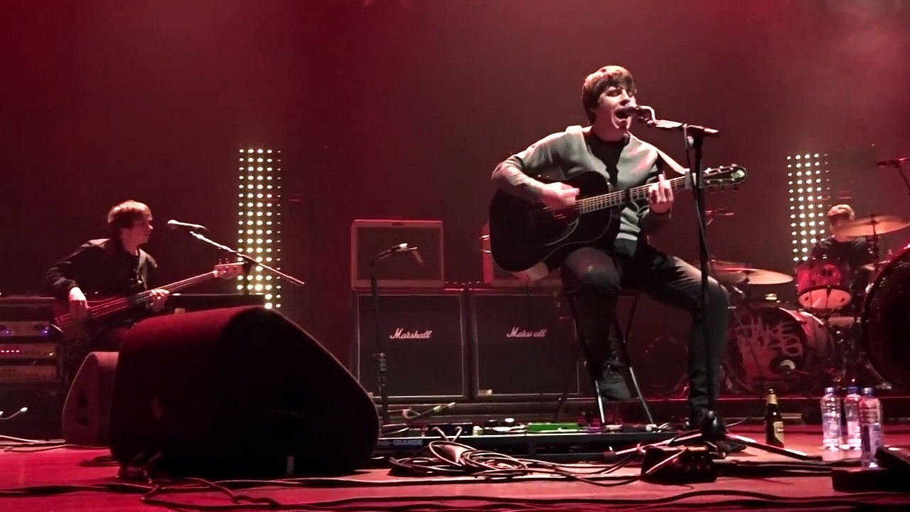 Jake Bugg "Two Fingers" & "Seen It All" & "Put Out The Fire" Rotterdam Holland 27 Nov 2016