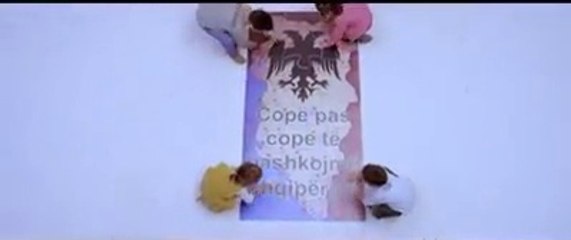 Jemi shqipëtar jemi kosovar.  E duam shqipërinë etnike sa të jemi gjallë. Urime 28 Nentori