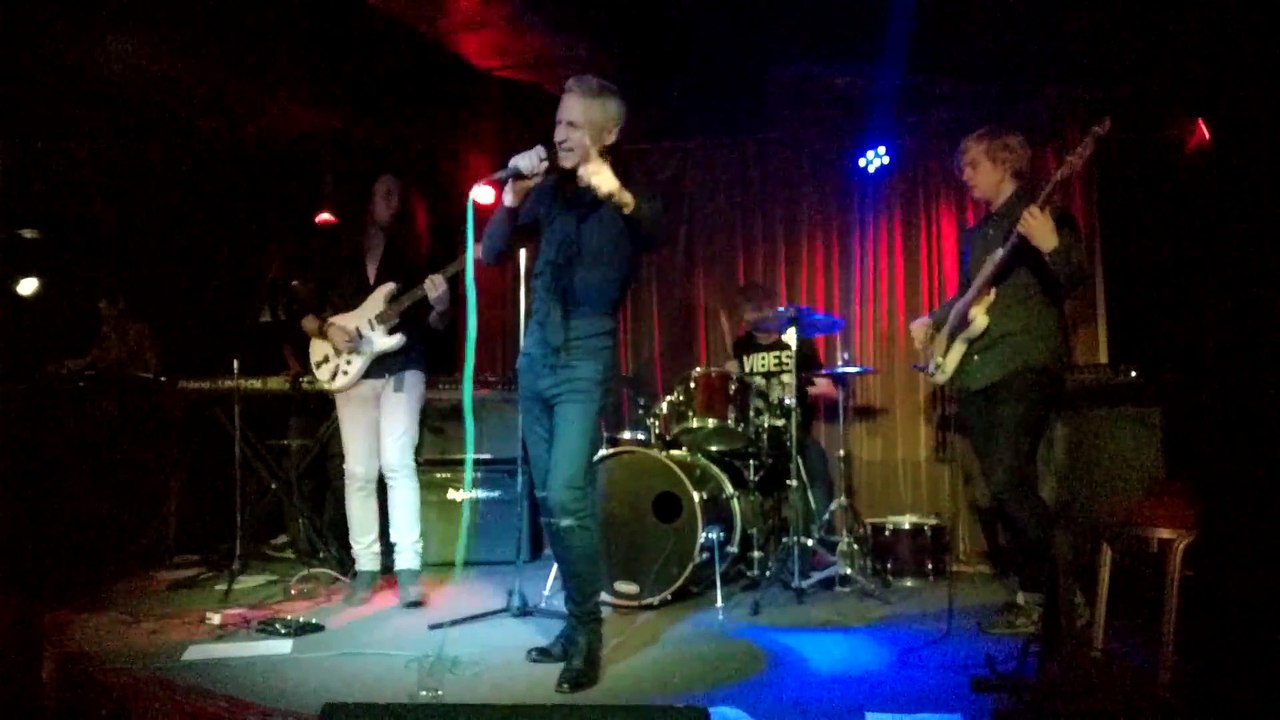 COMETOGOA - I Surrender (Rainbow cover), The Tunnel
