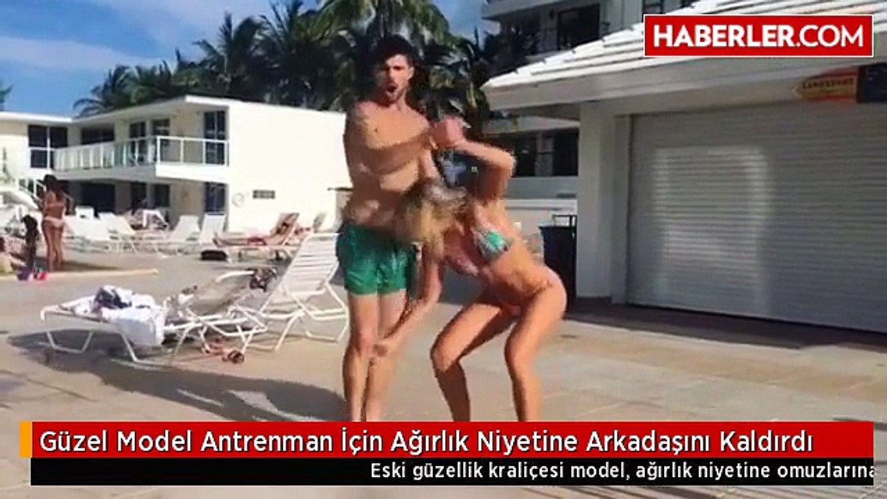 Güzel Model Ağırlık Niyetine Arkadaşını Kaldırdı